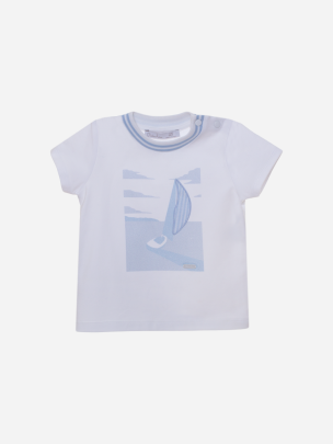 White t-shirt with printed boat