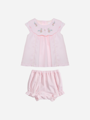 Conjunto de blusa e calção rosa de menina